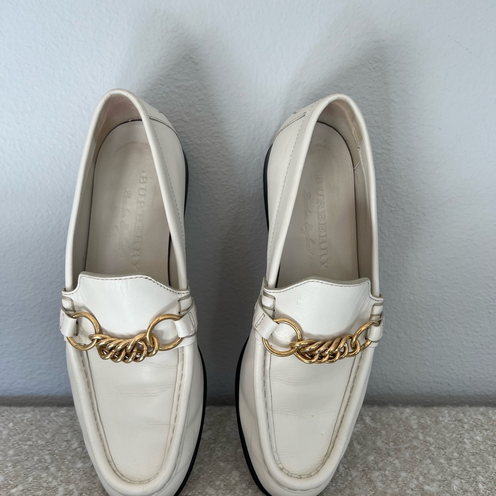 Burberry White Leather Chain Loafers - Picture 3 of 7
